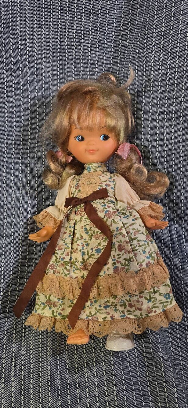 Vintage Playmates Hong Kong doll